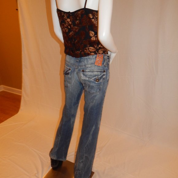 Jetlag - Picture 6 of 8